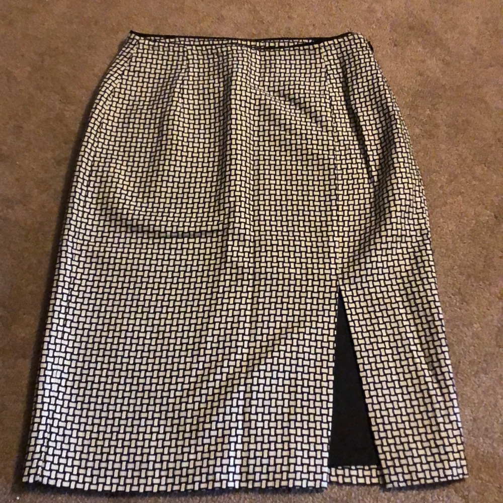 Stunning pencil skirt